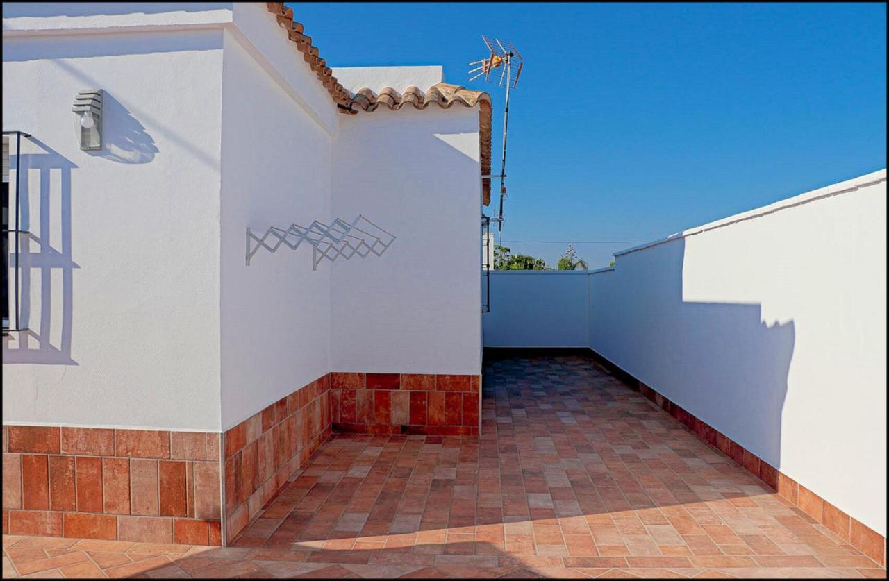 הוילה קוניל דה לה פרונטרה Casa Colorado Con Piscina מראה חיצוני תמונה