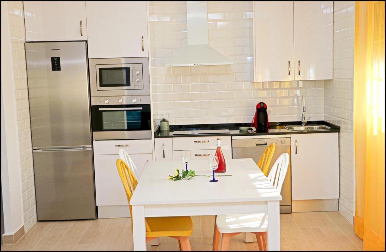 הוילה קוניל דה לה פרונטרה Casa Colorado Con Piscina מראה חיצוני תמונה