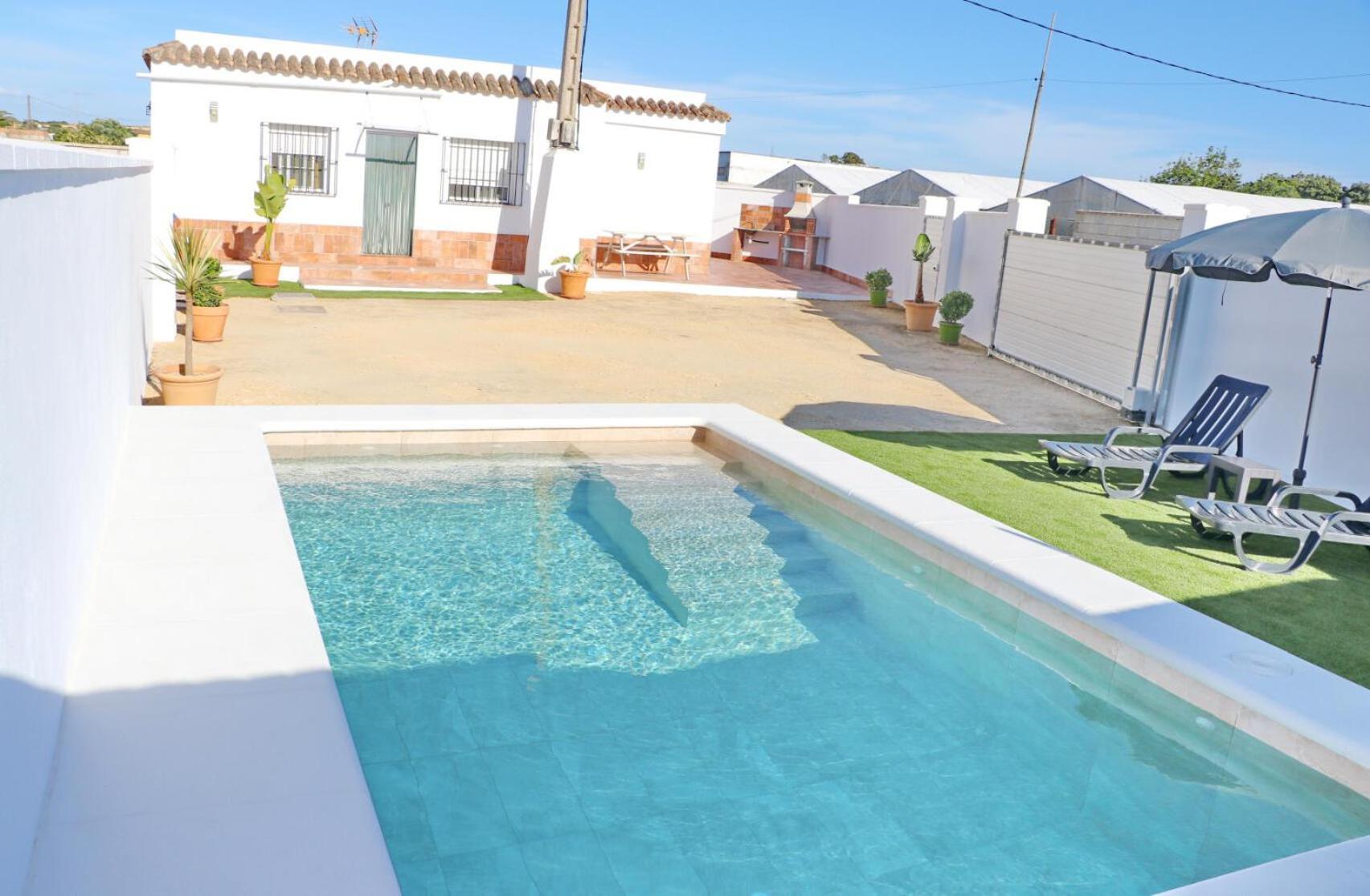 הוילה קוניל דה לה פרונטרה Casa Colorado Con Piscina מראה חיצוני תמונה