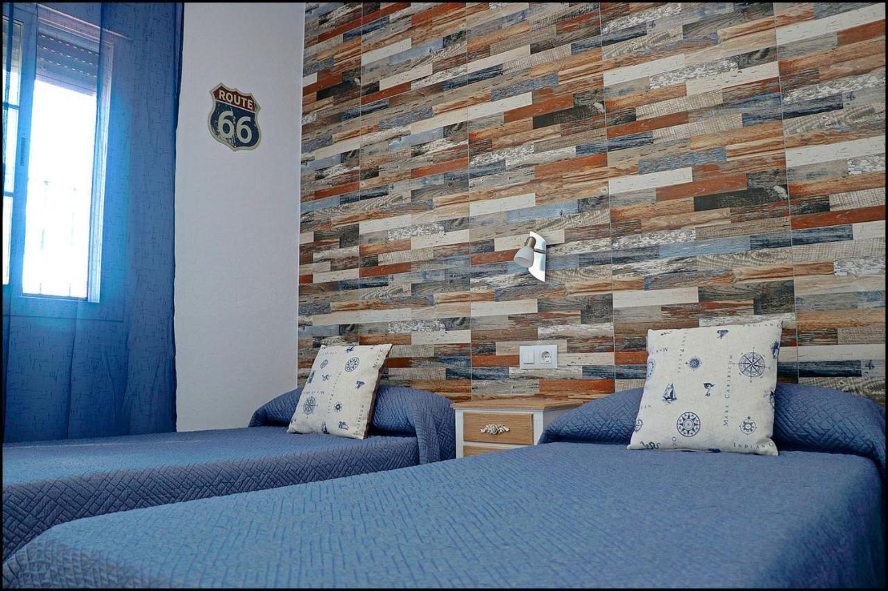 הוילה קוניל דה לה פרונטרה Casa Colorado Con Piscina מראה חיצוני תמונה