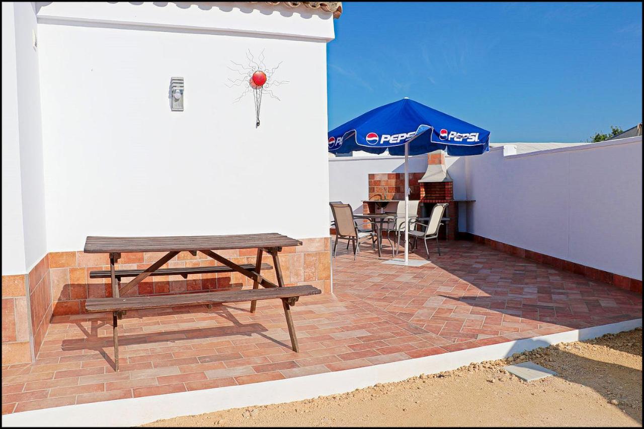 הוילה קוניל דה לה פרונטרה Casa Colorado Con Piscina מראה חיצוני תמונה